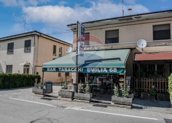 Edificio all\'aperto - Bar Tavola Calda - Fredda Via Massafiscaglia
 
75, Ferrara - foto 2