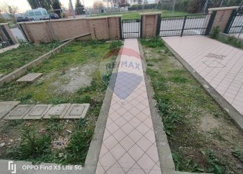 Giardino - Villa a Schiera Via Caduti di Cefalonia
 
9, Copparo - foto 5