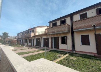 Edificio all\'aperto - Villa a Schiera Via Caduti di Cefalonia
 
9, Copparo - foto 35