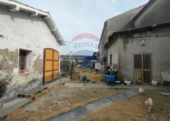 Casa all\'aperto - Casa semi indipendente via Canalona
 
5, Jolanda di Savoia - foto 14