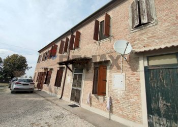 Edificio all\'aperto - Casa semi indipendente via Canalona
 
5, Jolanda di Savoia - foto 4