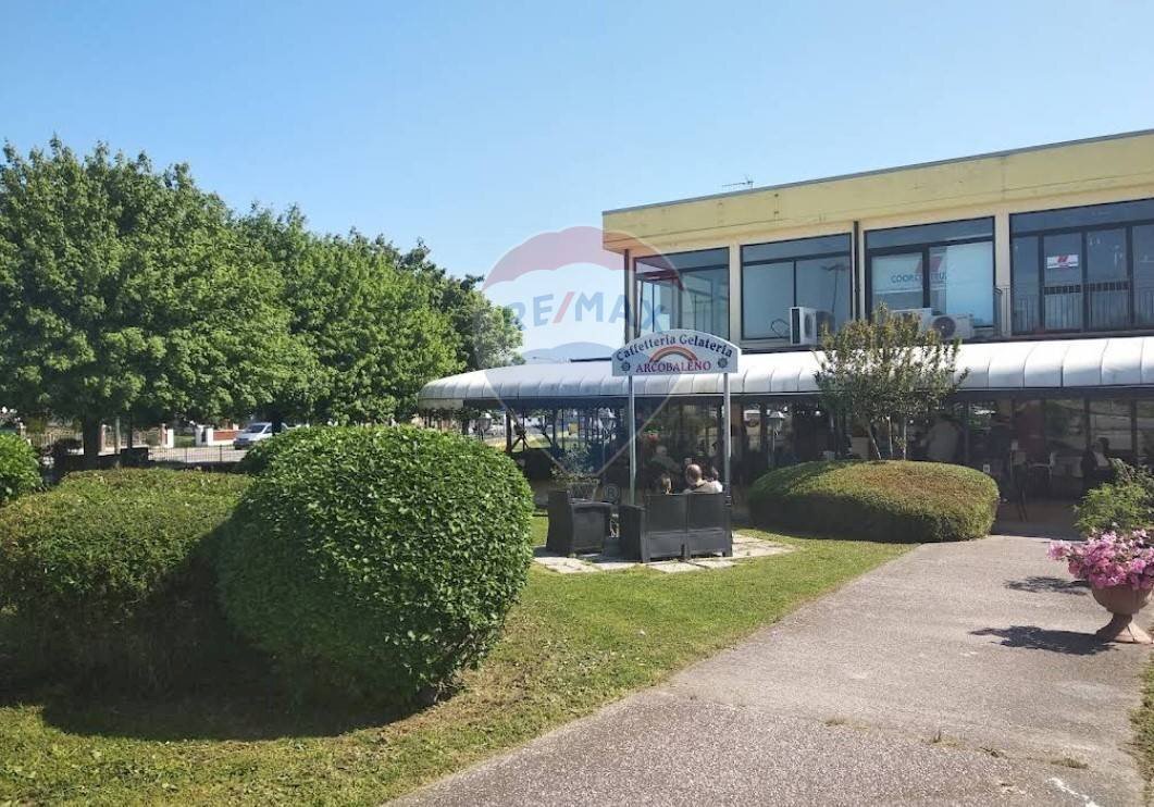 Casa all\'aperto - Locale Commerciale Via Dell'Artigianato
 
5, Tresignana - foto 1