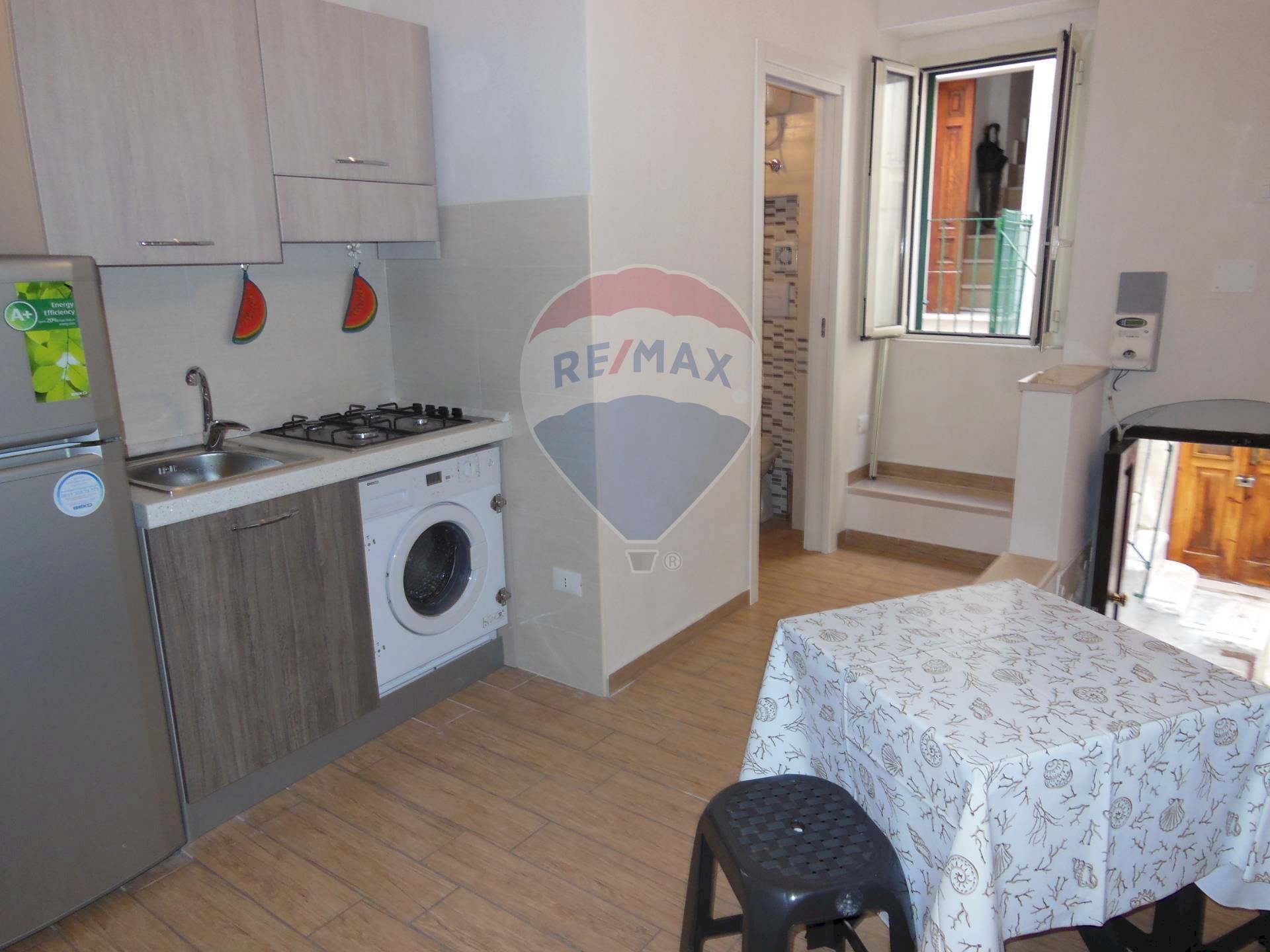 interno - Monolocale Via Bacco
 
1, Vieste - foto 1