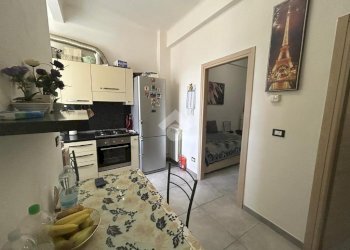 Trilocale Via Giovanni Revello, Genova (zona Staglieno) - foto 1