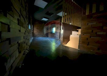 Hall / corridoio - Locale Commerciale Largo Sant'Agnese, Somma Lombardo - foto 10