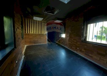 Stanza vuota - Locale Commerciale Largo Sant'Agnese, Somma Lombardo - foto 12