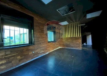 Stanza vuota - Locale Commerciale Largo Sant'Agnese, Somma Lombardo - foto 13