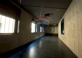 Parcheggio - Locale Commerciale Largo Sant'Agnese, Somma Lombardo - foto 16