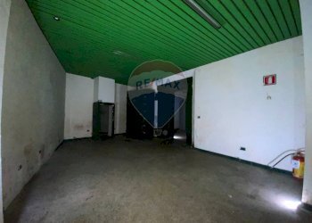 Stanza vuota - Locale Commerciale Largo Sant'Agnese, Somma Lombardo - foto 24