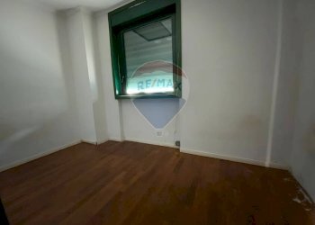 Stanza vuota - Locale Commerciale Largo Sant'Agnese, Somma Lombardo - foto 35