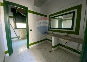 Bagno - Locale Commerciale Largo Sant'Agnese, Somma Lombardo - foto 36