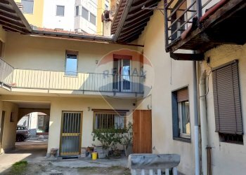 Edificio all\'aperto - Casa semi indipendente Somma Lombardo - foto 3