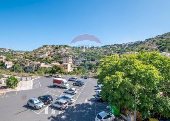 Edificio all\'aperto - Appartamento Via Fontana
 
350, Modica - foto 3