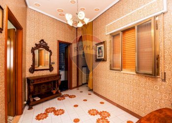 Hall / corridoio - Appartamento Via Fontana
 
350, Modica - foto 24