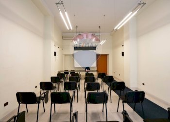 Sala da pranzo - Locale Commerciale Via Francesco Lattanzio
 
23, Bari - foto 5