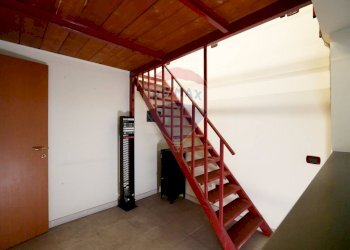 Scale - Locale Commerciale Via Francesco Lattanzio
 
23, Bari - foto 17