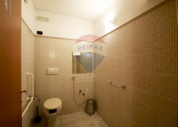 Bagno - Locale Commerciale Via Francesco Lattanzio
 
25, Bari - foto 12