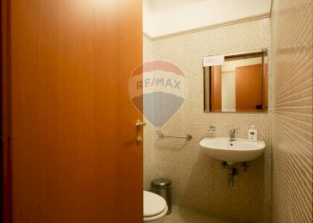 Bagno - Locale Commerciale Via Francesco Lattanzio
 
25, Bari - foto 13