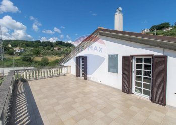 Terrazza - Villa via trasbordo
 
15, San Vito Chietino - foto 13