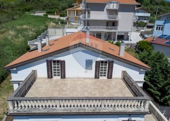 Edificio all\'aperto - Villa via trasbordo
 
15, San Vito Chietino - foto 14