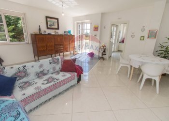 Sala da pranzo - Villa via trasbordo
 
15, San Vito Chietino - foto 1