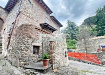 Foto 1 - Rustico Via Sandro Pertini
 
958, Camaiore - foto 1