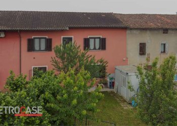 Portion of a house Via Della Chiesa, Isolabella - photo 6