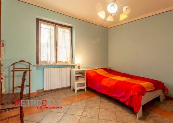 Portion of a house Via Della Chiesa, Isolabella - photo 29