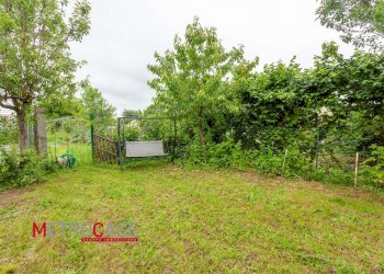 Portion of a house Via Della Chiesa, Isolabella - photo 58