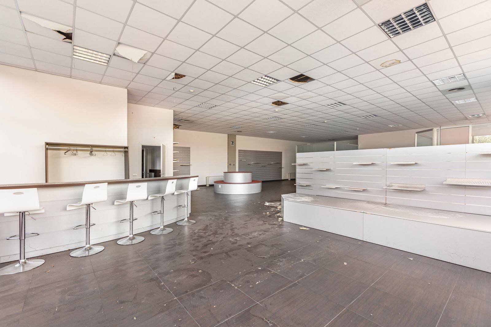 Foto 2 - Locale Commerciale via Raffaello Sanzio
 
19, Villasanta - foto 2