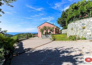 Accesso con vista sul golfo ligure di ponente - Villa Via Dei Siri
 
131, Albisola Superiore - foto 3