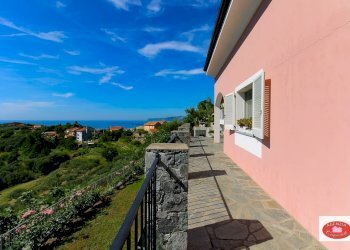 Vista panoramica - Villa Via Dei Siri
 
131, Albisola Superiore - foto 1