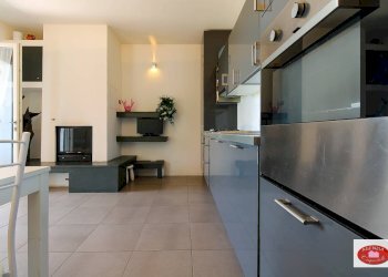 Ampia cucina con camino - Villa Via Dei Siri
 
131, Albisola Superiore - foto 17