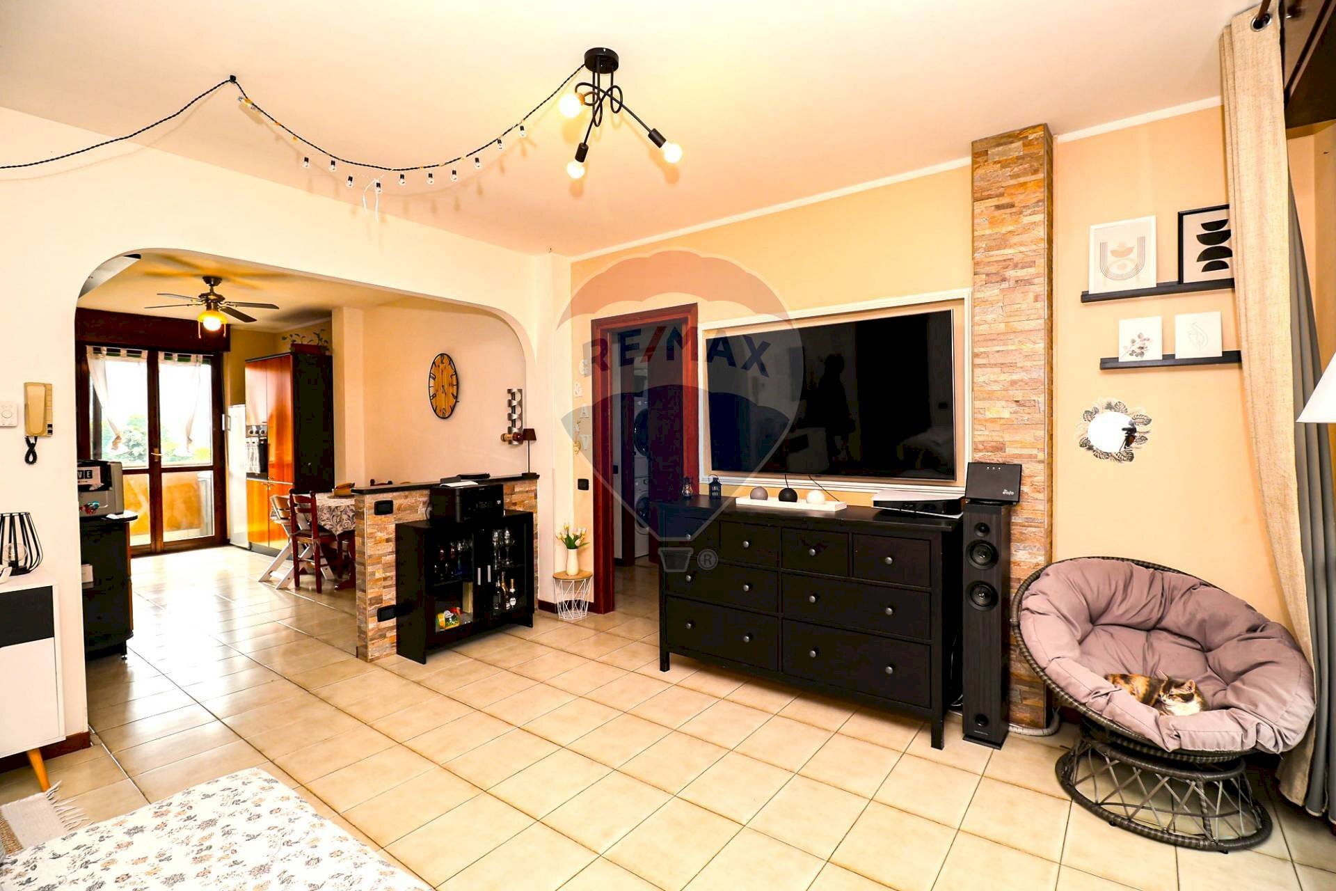 Soggiorno - Quadrilocale Via Ugo Foscolo
 
2, Gemonio - foto 3