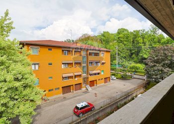 Edificio all\'aperto - Quadrilocale Via Ugo Foscolo
 
2, Gemonio - foto 11