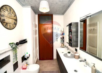 Bagno - Quadrilocale Via Ugo Foscolo
 
2, Gemonio - foto 21