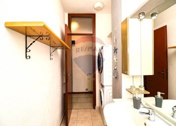 Bagno - Quadrilocale Via Ugo Foscolo
 
2, Gemonio - foto 23