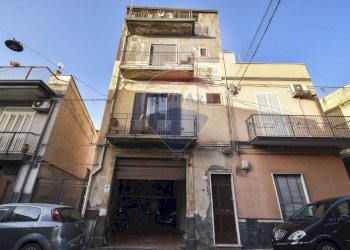 Edificio all\'aperto - Casa indipendente via circonvallazione
 
115, Paterno - foto 1