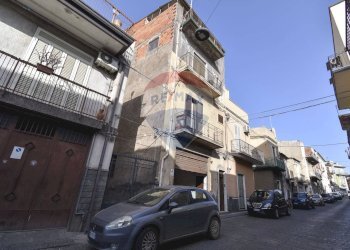 Edificio all\'aperto - Casa indipendente via circonvallazione
 
115, Paterno - foto 2