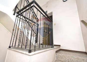 Scale - Casa indipendente via circonvallazione
 
115, Paterno - foto 19