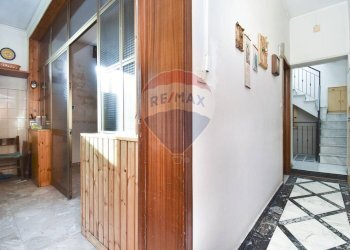 Hall / corridoio - Casa indipendente via circonvallazione
 
115, Paterno - foto 28