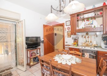 Sala da pranzo - Quadrilocale Viale San Teodoro
 
19, Catania - foto 8