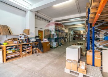 Dispensa di stoccaggio - Commercial Premises Via Nazionale
5, Motta Sant'Anastasia - photo 4