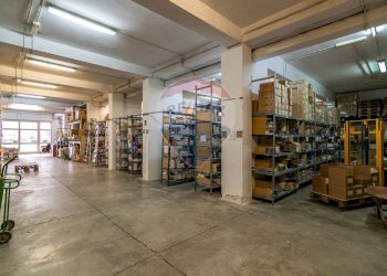 Dispensa di stoccaggio - Commercial Premises Via Nazionale
5, Motta Sant'Anastasia - photo 7