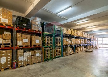 Dispensa di stoccaggio - Commercial Premises Via Nazionale
5, Motta Sant'Anastasia - photo 8