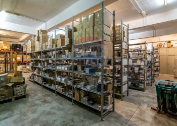 Dispensa di stoccaggio - Commercial Premises Via Nazionale
5, Motta Sant'Anastasia - photo 11