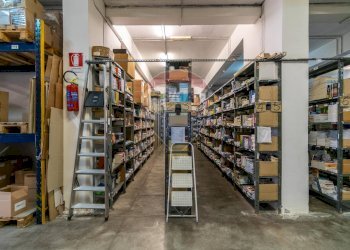 Dispensa di stoccaggio - Commercial Premises Via Nazionale
5, Motta Sant'Anastasia - photo 14