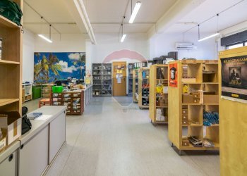 Dispensa di stoccaggio - Commercial Premises Via Nazionale
5, Motta Sant'Anastasia - photo 23