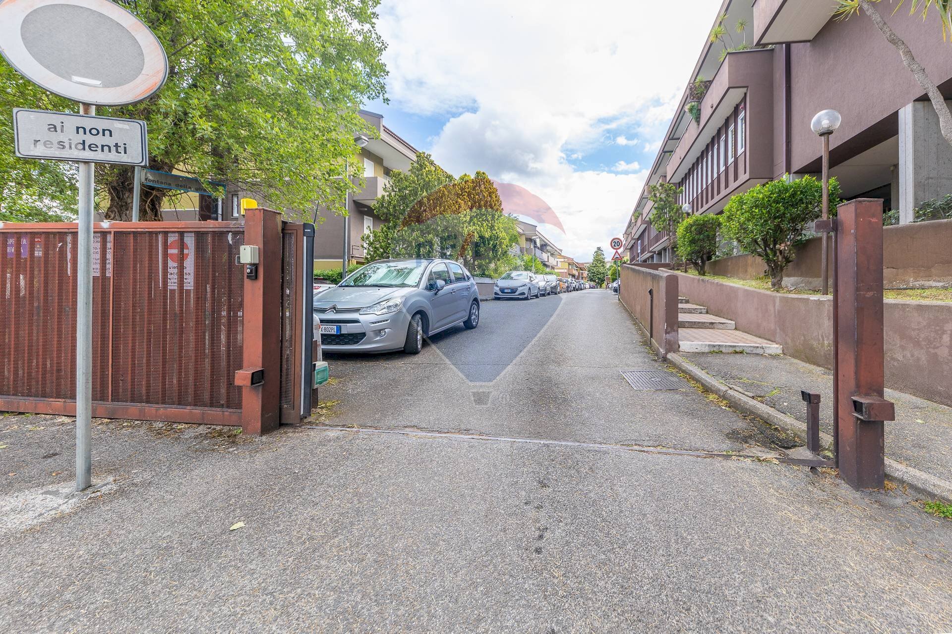 Edificio all\'aperto - Magazzino VIA GIRANDOLA 22, Monte Porzio Catone - foto 3