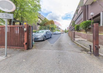 Edificio all\'aperto - Magazzino VIA GIRANDOLA 22, Monte Porzio Catone - foto 3